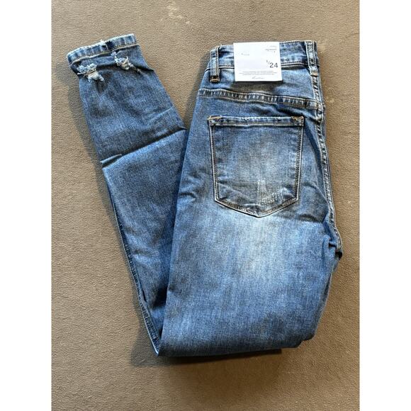 KanCan Distressed Denim Blue Jeans Size 1/24 New With Tags - Picture 2 of 12